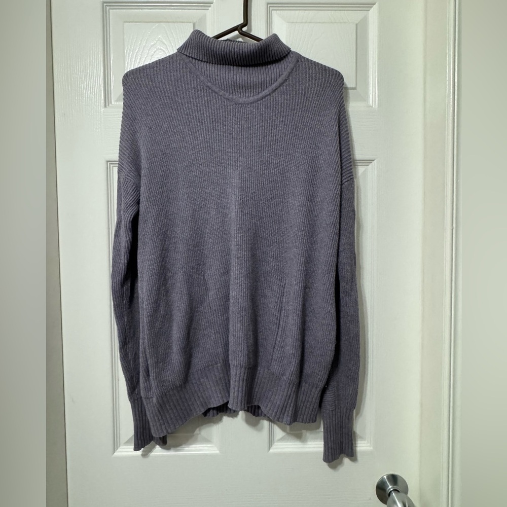 Lululemon cozy calling turtleneck size 8 euc
